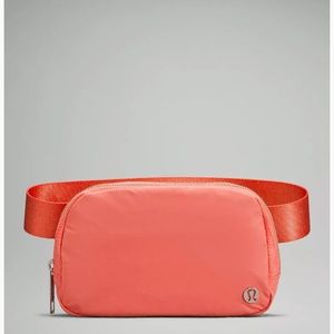 Lululemon Everywhere Belt Bag